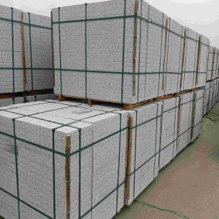 长春 白麻花岗岩石材荔枝面地铺石（300*600*50）