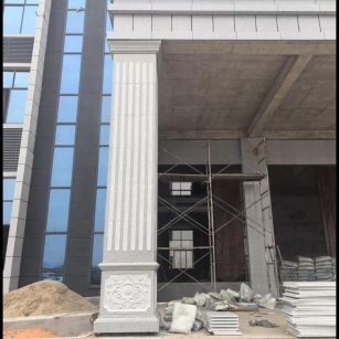 长春 芝麻白光面花岗岩门楼大柱（罗马柱）配雕花底座