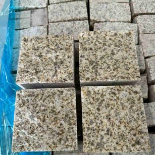 长春 黄金麻花岗岩自然面小方块，弹石，马蹄石等