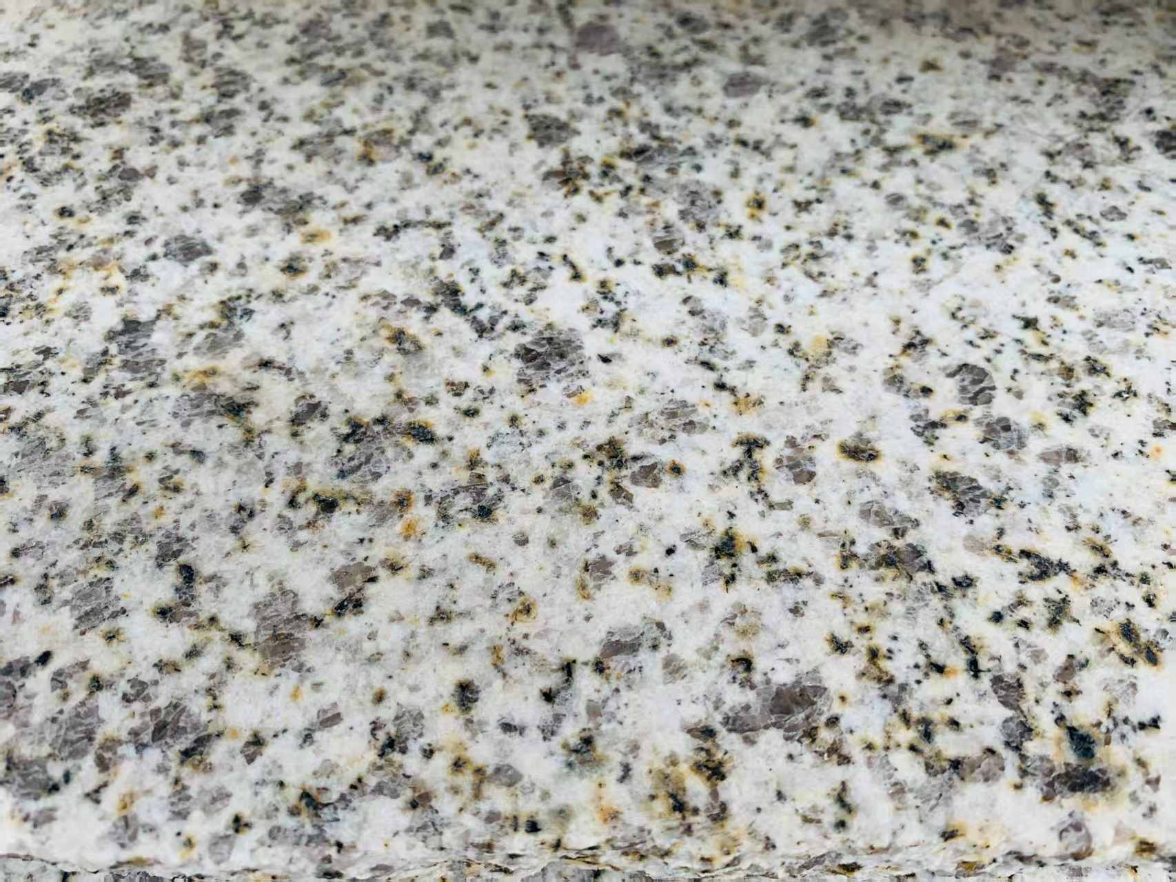 长春 黄金麻花岗岩石材浅黄光面