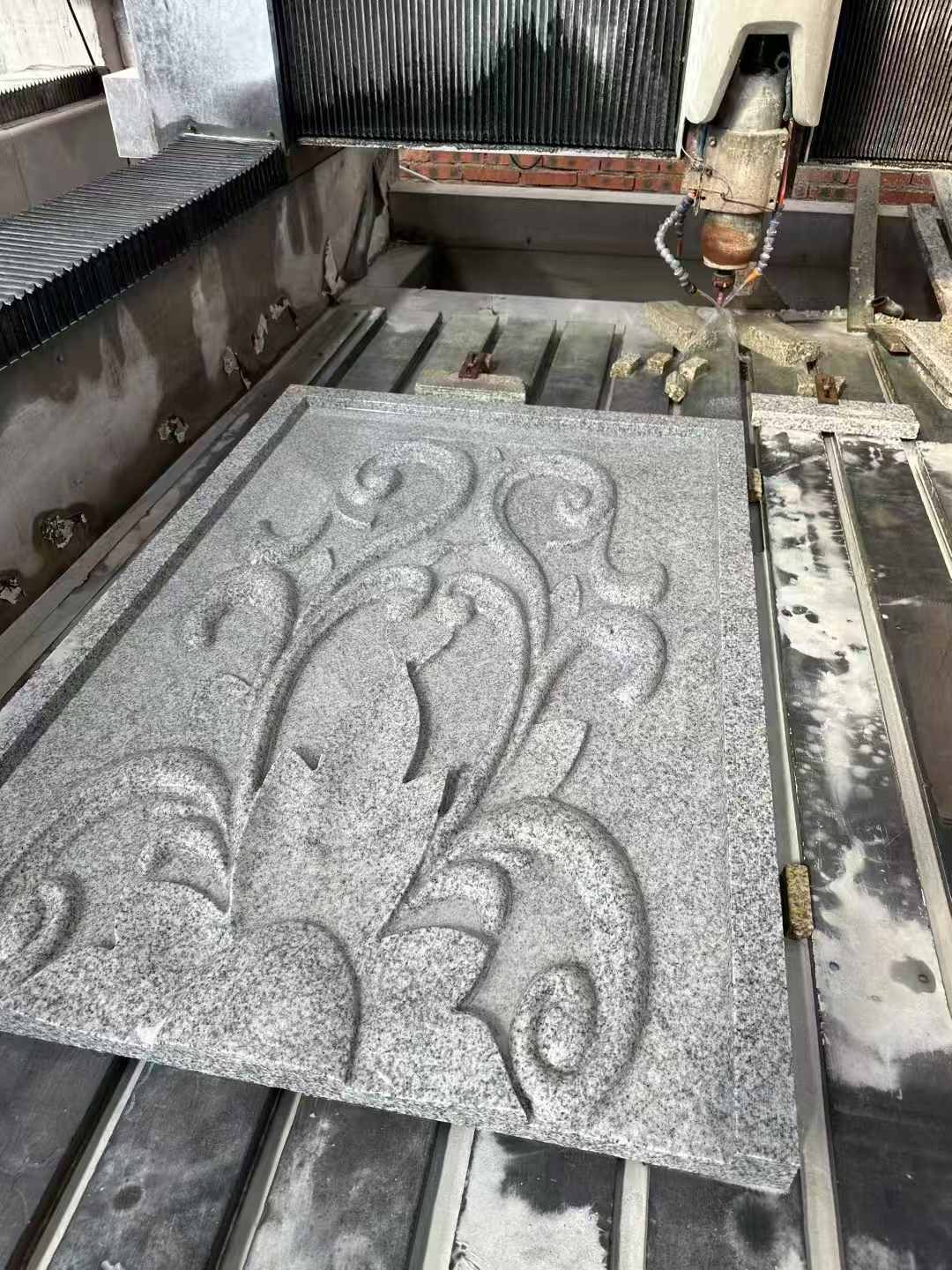 长春 白麻别墅干挂雕花板