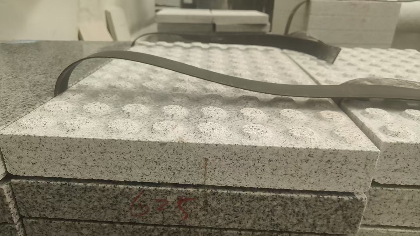 长春 芝麻白花岗岩6.0公分荔枝面五轴加工雕刻盲点