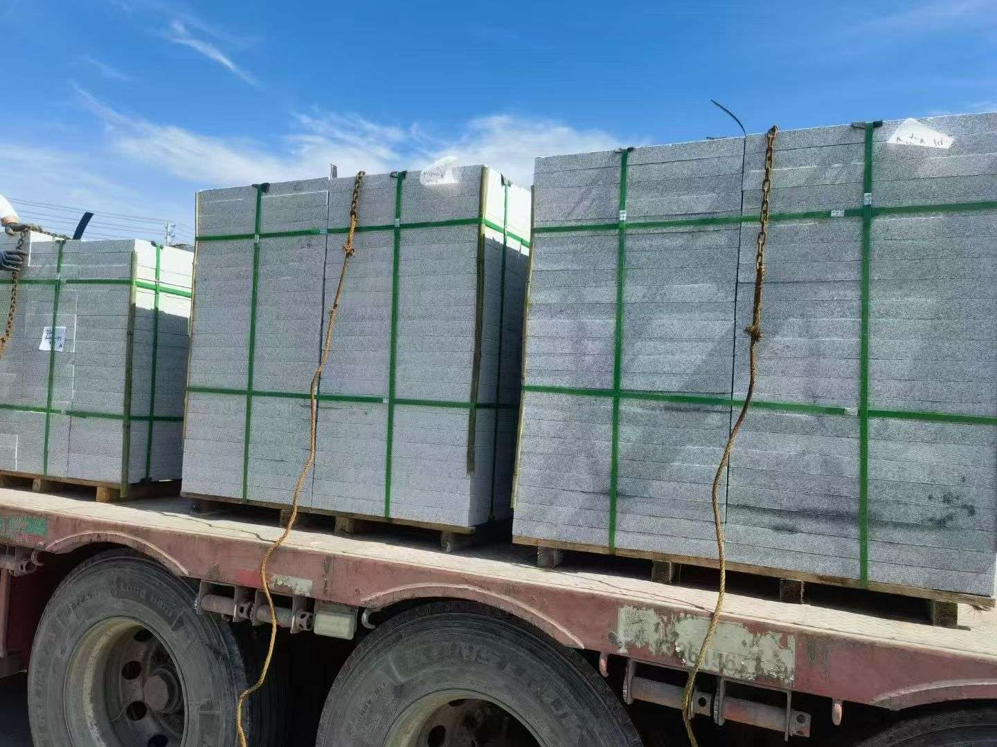 长春 芝麻白花岗岩地铺石装车日常