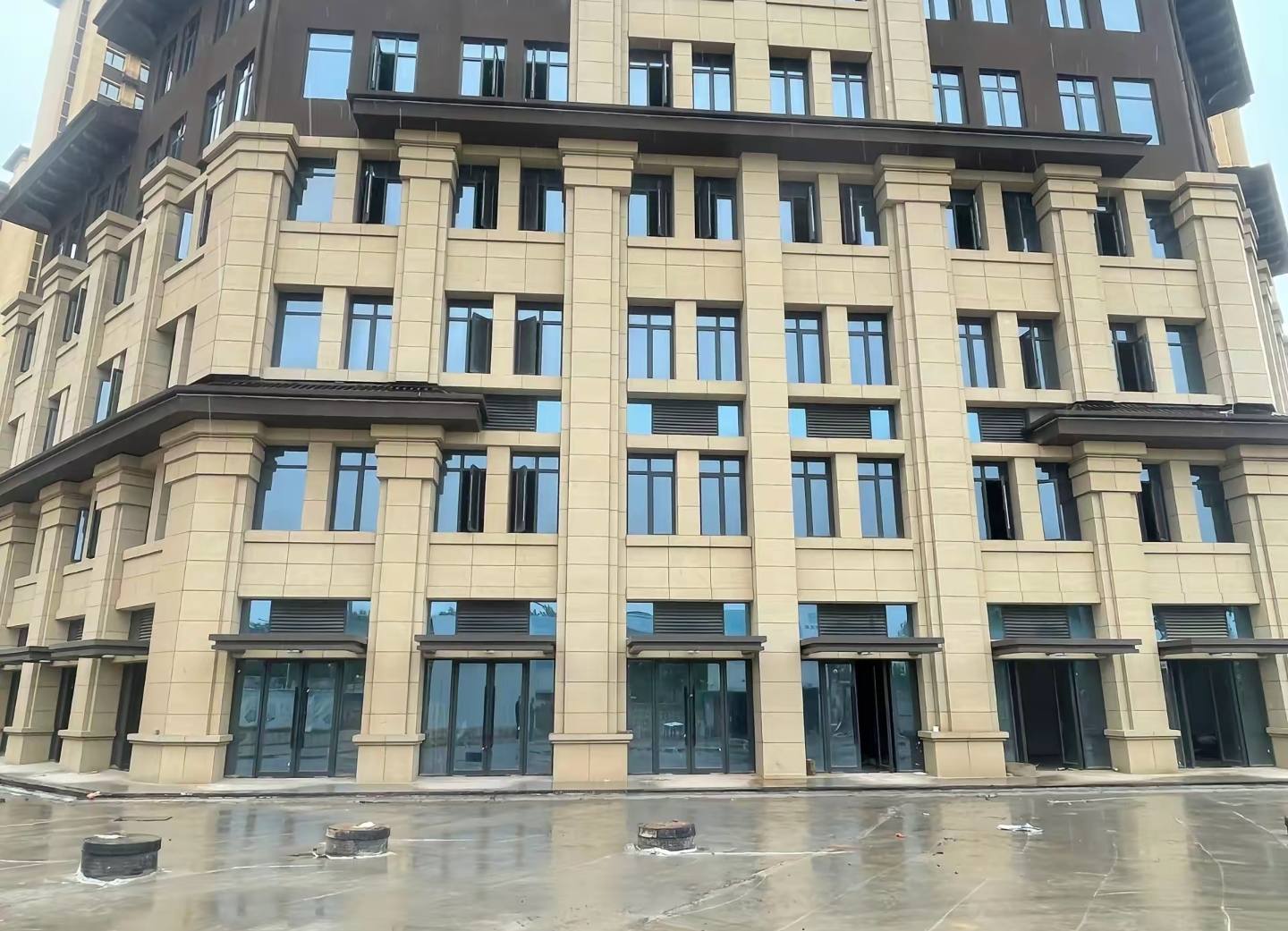 长春 黄金麻花岗岩荔枝面小区外墙干挂