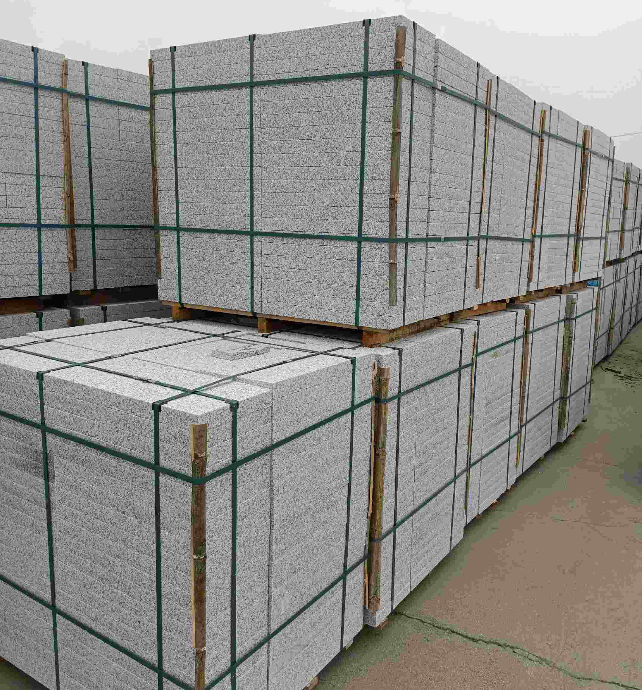 长春 白麻花岗岩石材荔枝面地铺石（300*600*50）