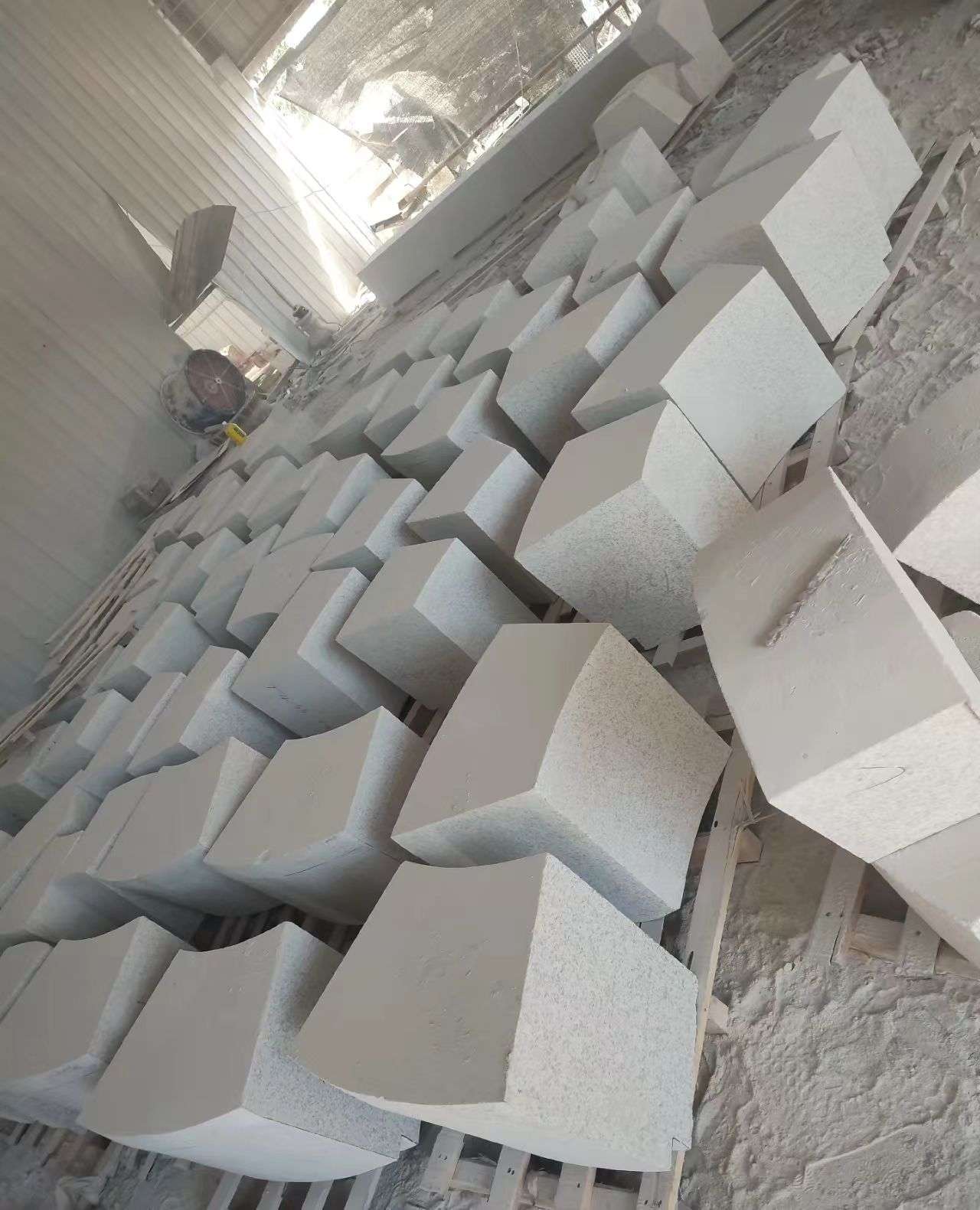 长春 白麻花岗岩异形坐凳