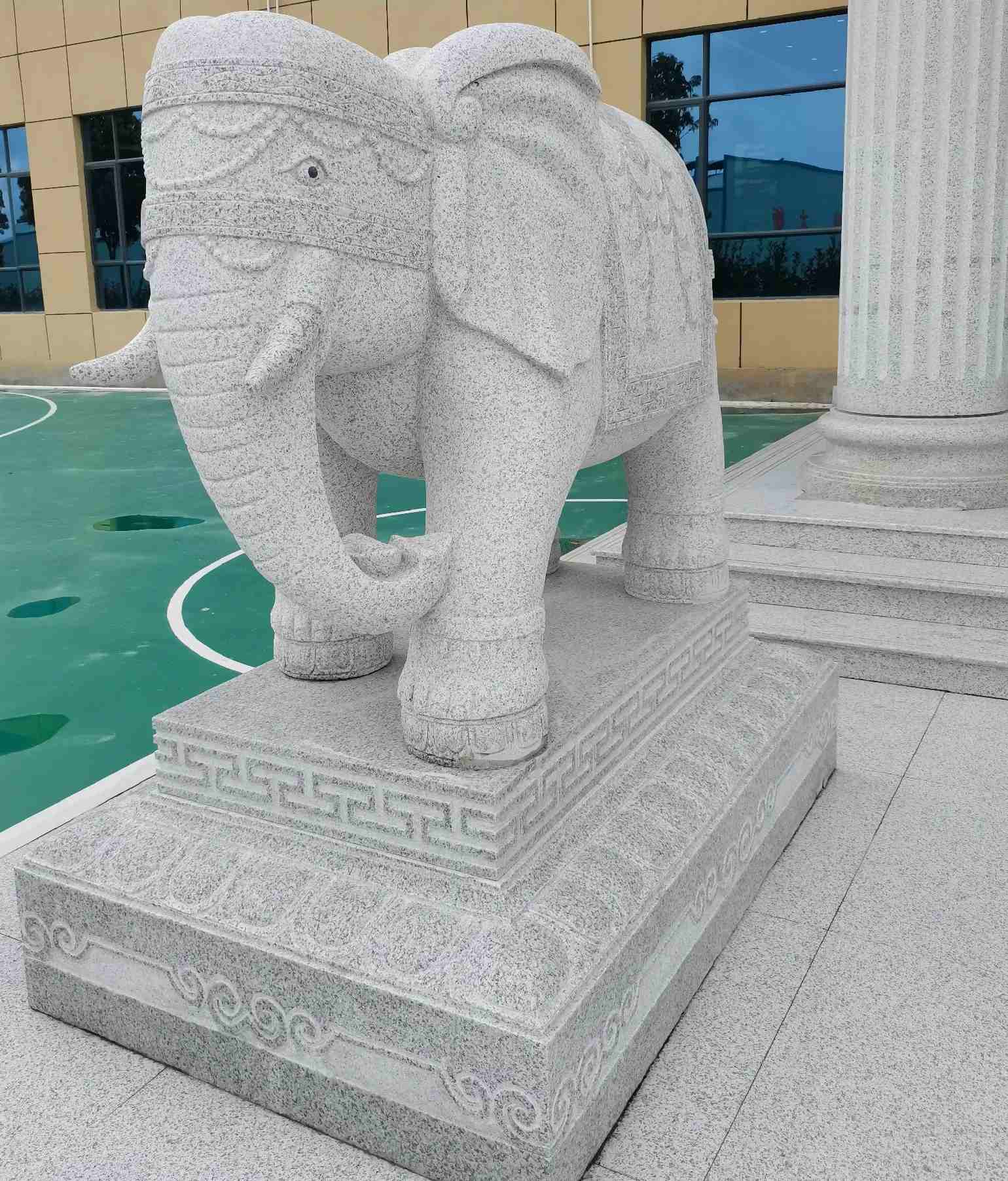 长春 白麻花岗岩动物异形石雕-大象