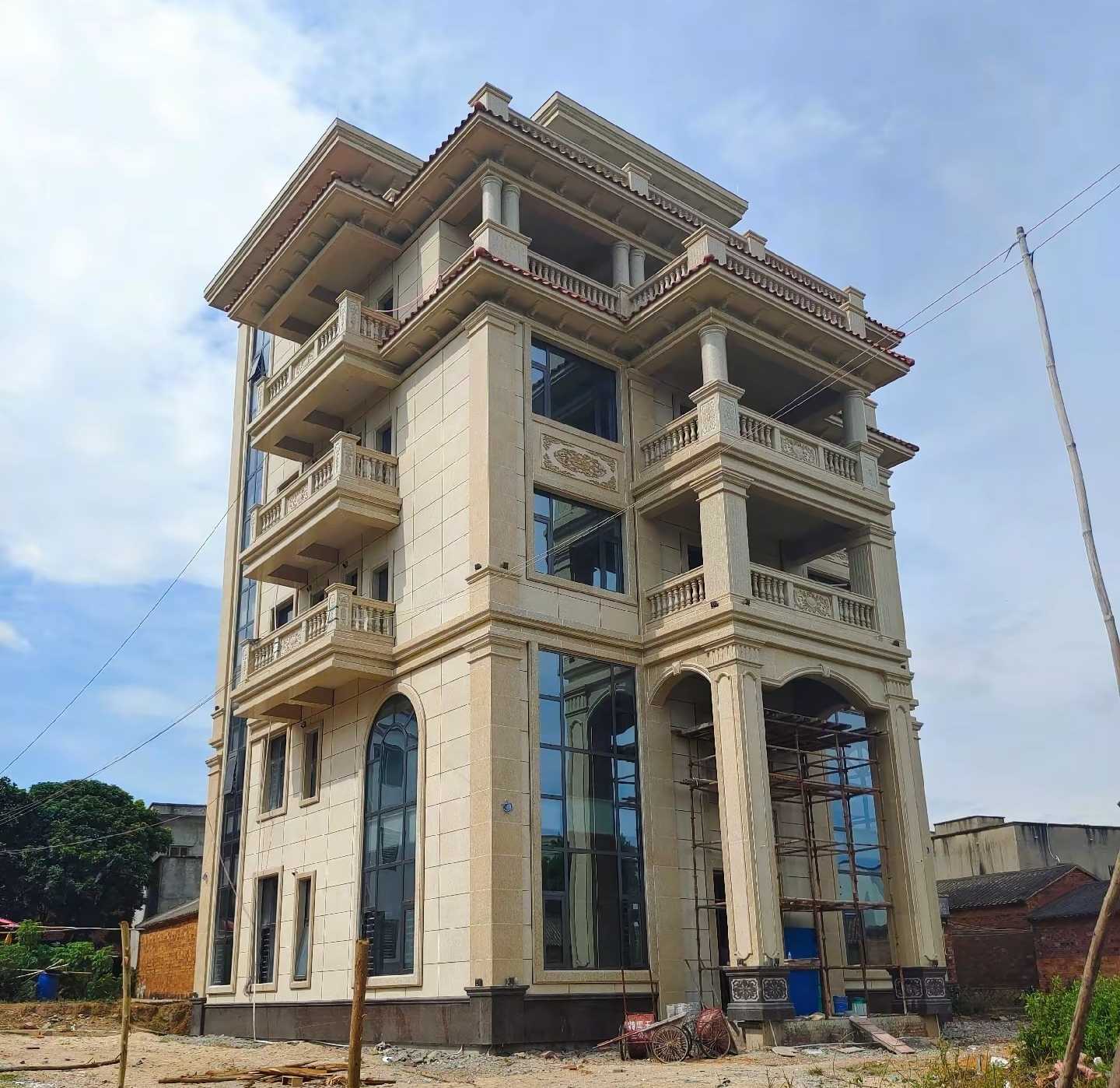 长春 黄金麻花岗岩石材别墅外墙干挂搭配（雕花栏杆花瓶柱门楼罗马柱）