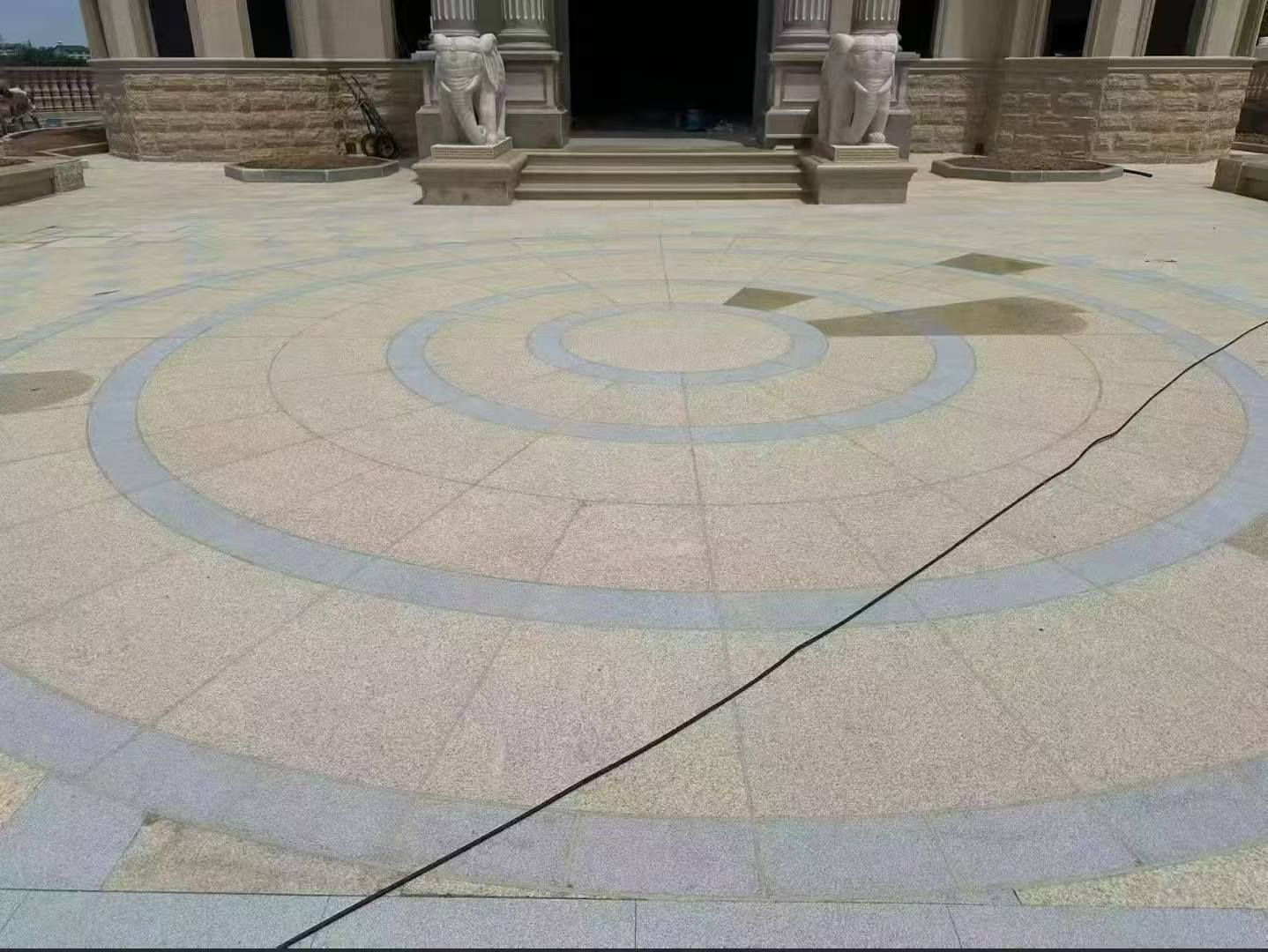 长春 黄金麻芝麻灰花岗岩石材地铺拼接效果