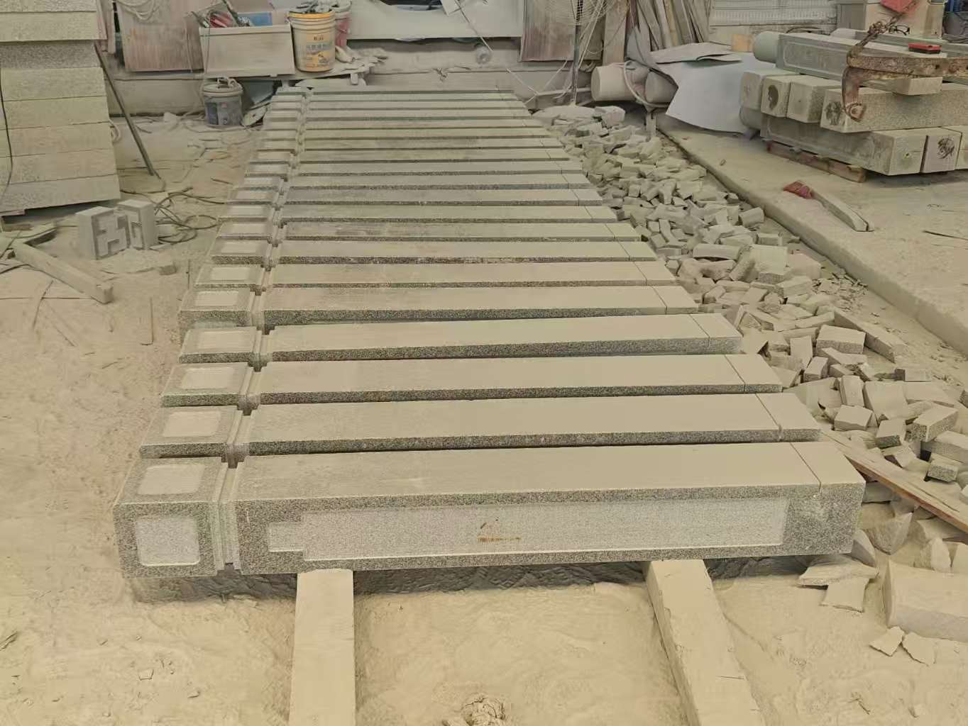 长春 芝麻白异形加工雕刻-栏杆大柱，方柱