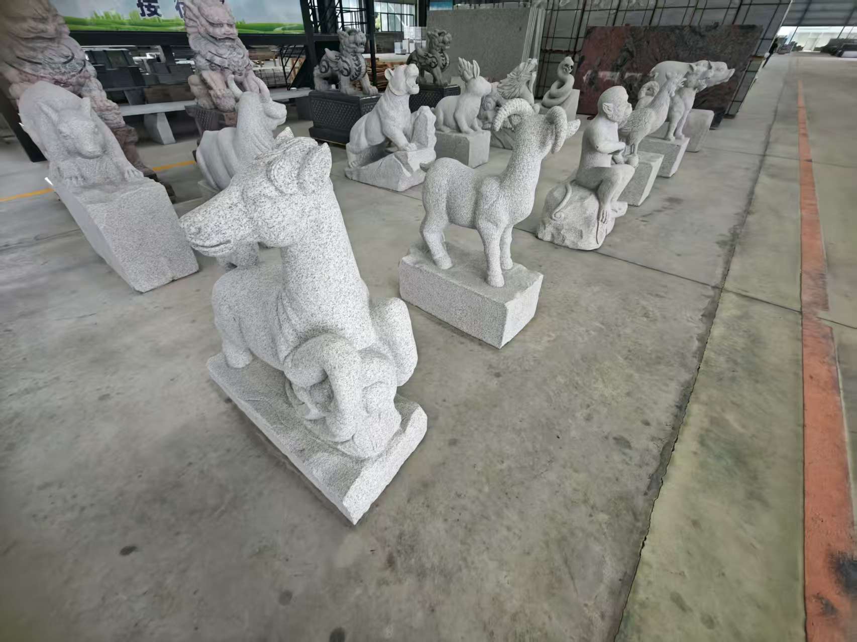 长春 芝麻白花岗岩造型立体雕刻——十二生肖