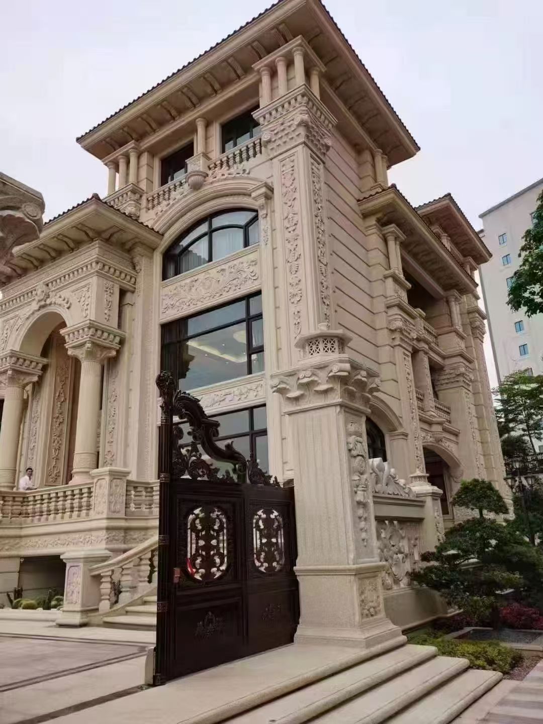 长春 黄金麻花岗岩别墅外墙干挂效果展示