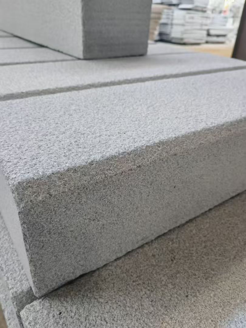 长春 芝麻灰荔枝面路沿石